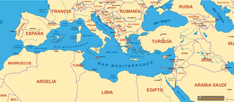 navegación en el mar mediterráneo